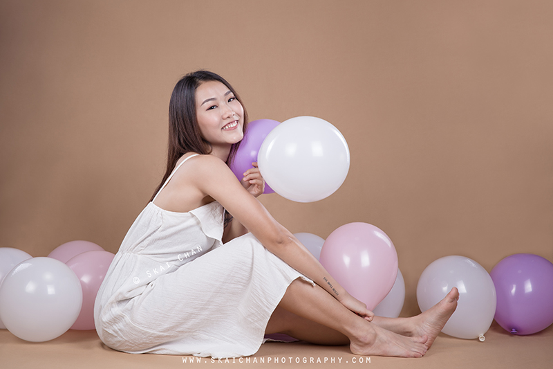 Feminine balloon themed photoshoot session with Jasmine Tan at Tanjong Pagar (photography studio)
