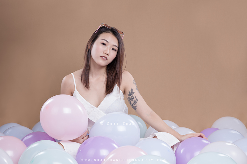 Feminine balloon themed photoshoot session with Jasmine Tan at Tanjong Pagar (photography studio)