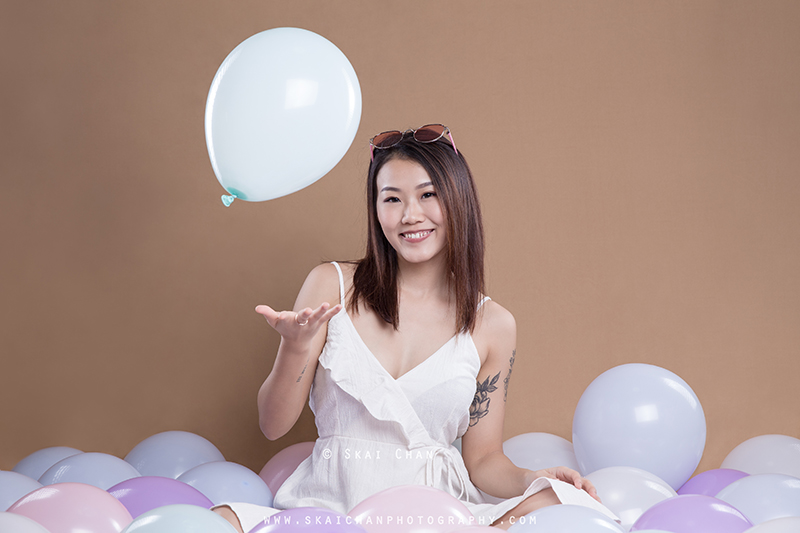 Feminine balloon themed photoshoot session with Jasmine Tan at Tanjong Pagar (photography studio)