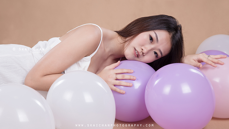 Feminine balloon themed photoshoot session with Jasmine Tan at Tanjong Pagar (photography studio)