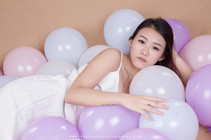 Feminine balloon themed photoshoot session with Jasmine Tan at Tanjong Pagar (photography studio)
