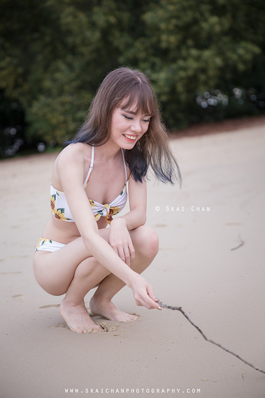 Lifestyle beach bikini photoshoot session with Katherine Whiteway (Nekotsurin) at Palawan Beach (Sentosa)