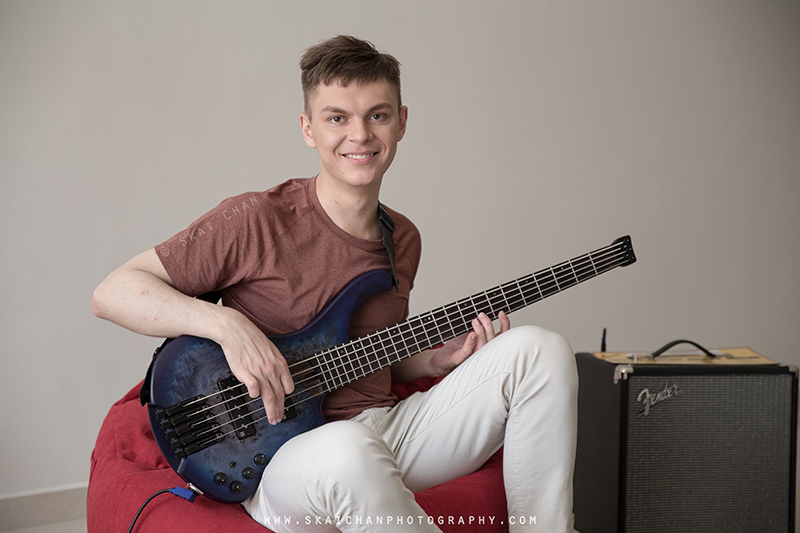 Indoor lifestyle portrait photoshoot session with Greg at home