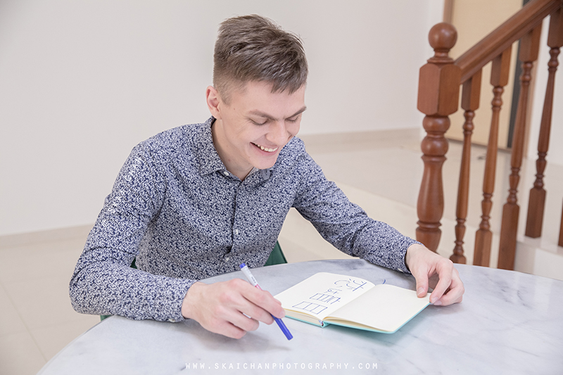 Indoor lifestyle portrait photoshoot session with Greg at home