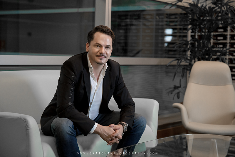 Corporate portrait photoshoot session with Adam Tatarynowicz at Singapore Management University (SMU)