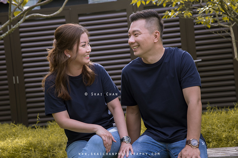 Outdoor casual couple photoshoot session with Andrew & Joelle at Dempsey Hill & Singapore Botanic Gardens
