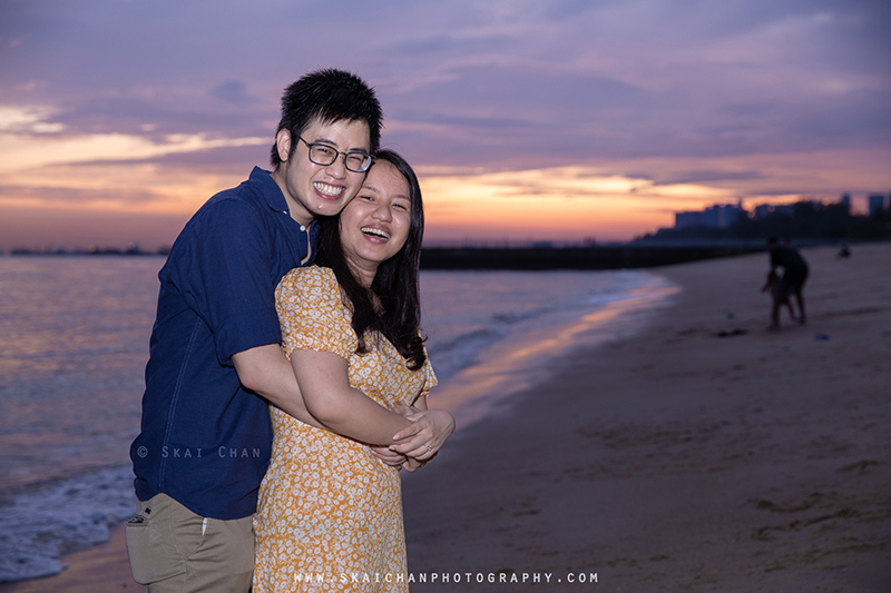 Anthony & Divlynn surprise wedding proposal photoshoot at Parkland Green, East Coast Park (ECP)