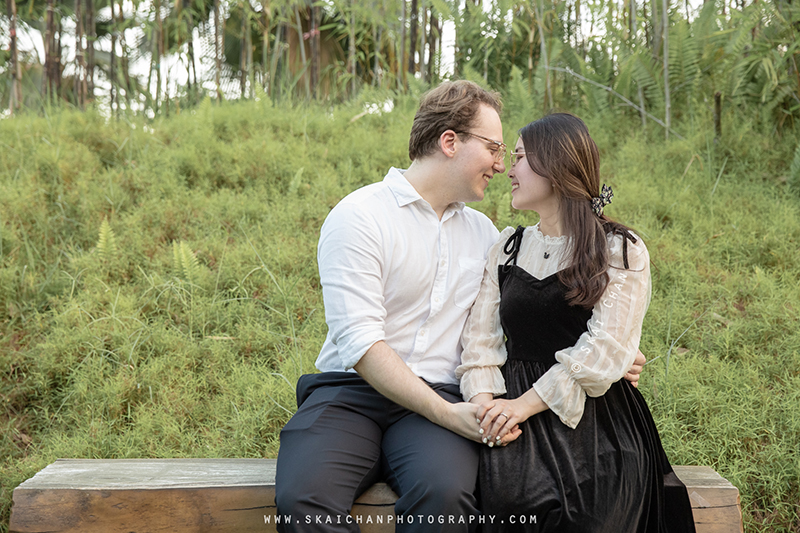 Outdoor casual couple photoshoot session with Keagan & Nancy at Serene Garden @ Gardens By The Bay
