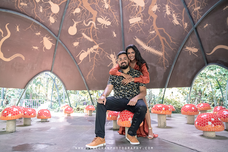 couple photography at world of plants, gardens by the bay