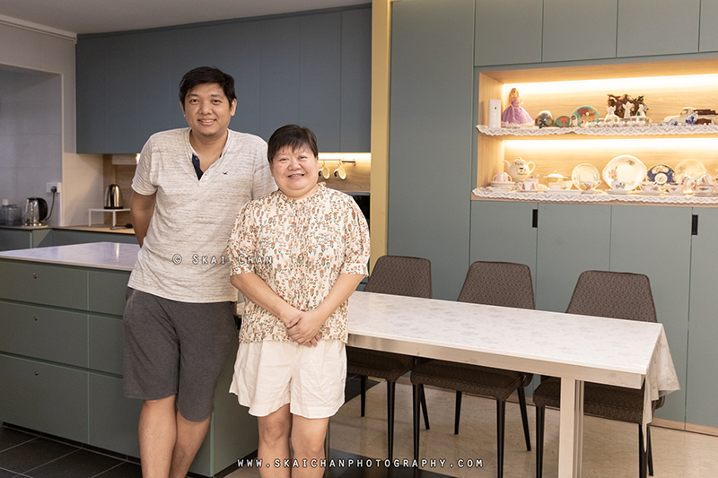 ID & Contractor Zack Xu with his client