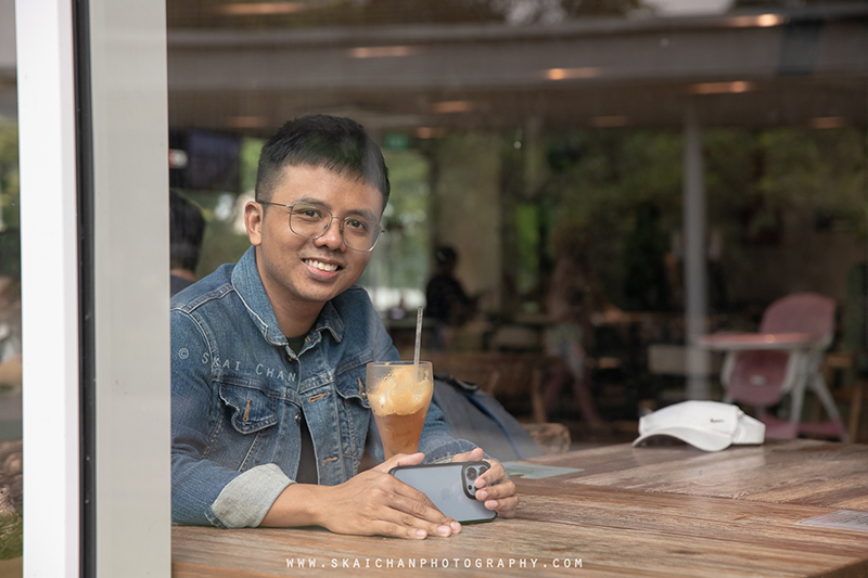 Cafe lifestyle portrait photoshoot session with Barry Chow @ Fusion Spoon Cafe (Jurong Lake Gardens)