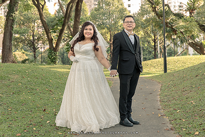 Outdoor Pre-Wedding Photoshoot - Couple: Khoon Seng & Sharon @ Toa Payoh Town Park