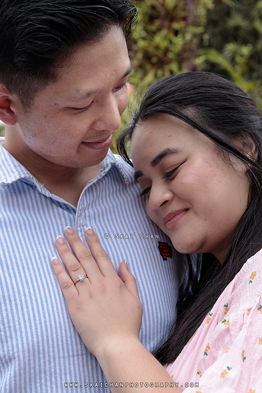 Outdoor casual couple photoshoot session with Andrew & Vicky at World of Plants & Water Lily Pond (Gardens By The Bay)