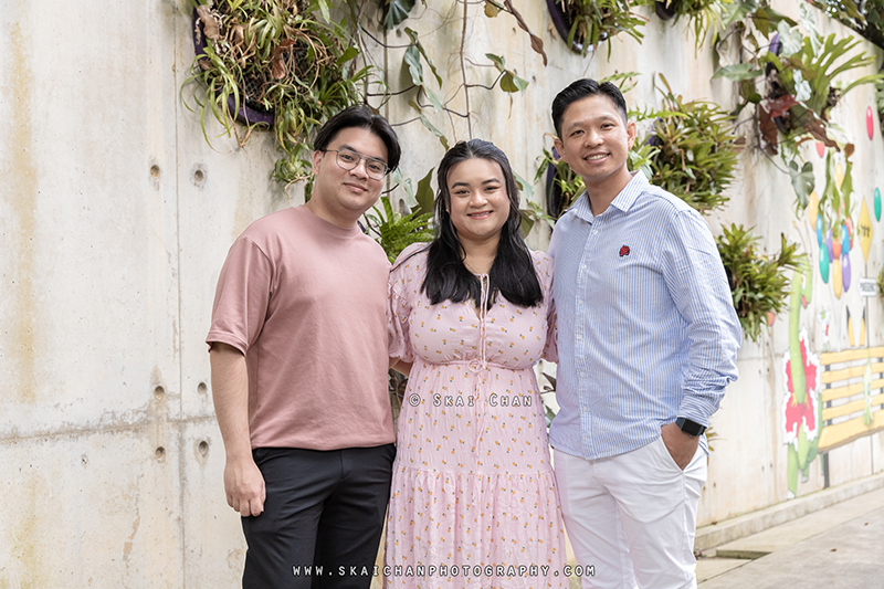 Friends vacation photoshoot session with Andrew, Vicky & Peter at World of Plants (Gardens by the Bay)