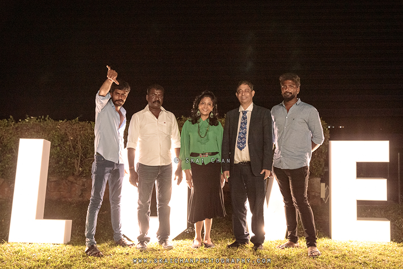 Night outdoor friends photoshoot session with Timothy & Friends at Changi Cottage