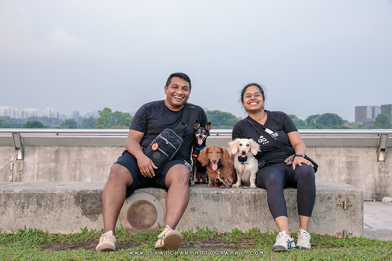 Outdoor dogs with owners photoshoot for Prakash & Darsheni at Marina Barrage