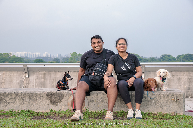 Outdoor dogs with owners photoshoot for Prakash & Darsheni at Marina Barrage