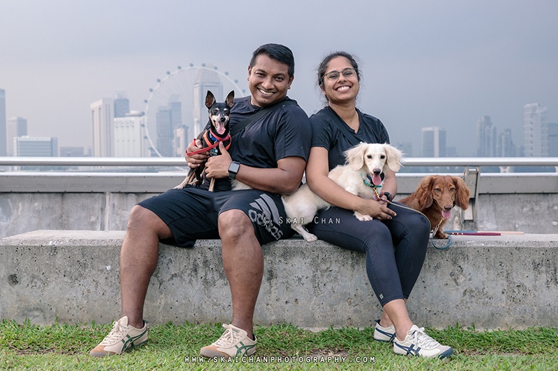 Outdoor dogs with owners photoshoot for Prakash & Darsheni at Marina Barrage