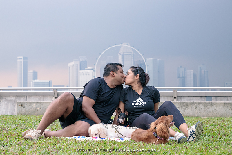 Outdoor dogs with owners photoshoot for Prakash & Darsheni at Marina Barrage