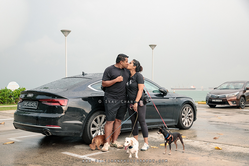 Outdoor dogs with owners photoshoot for Prakash & Darsheni at Marina Barrage