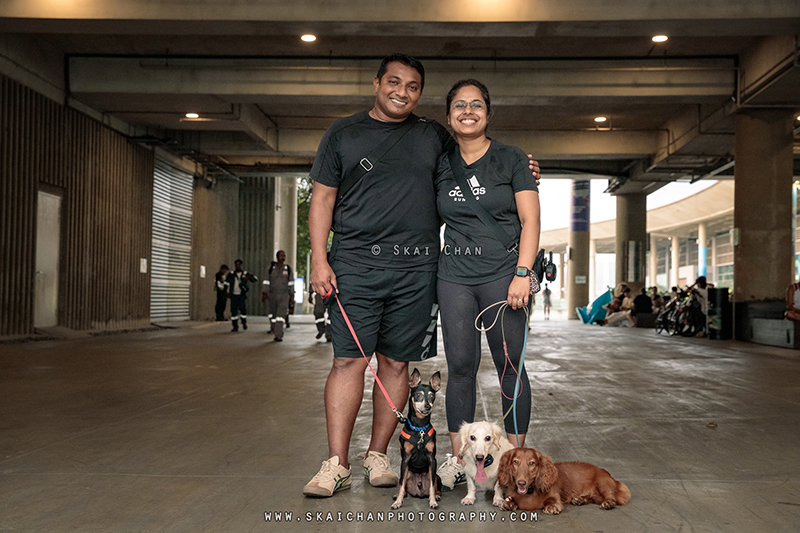 Outdoor dogs with owners photoshoot for Prakash & Darsheni at Marina Barrage