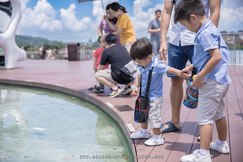 Children photoshoot session with Nicholas, Jonathan & Iverina at Vivocity Rooftop