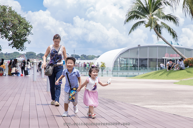 Children photoshoot session with Nicholas, Jonathan & Iverina at Vivocity Rooftop