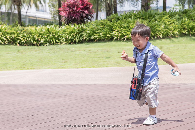 Children photoshoot session with Nicholas, Jonathan & Iverina at Vivocity Rooftop