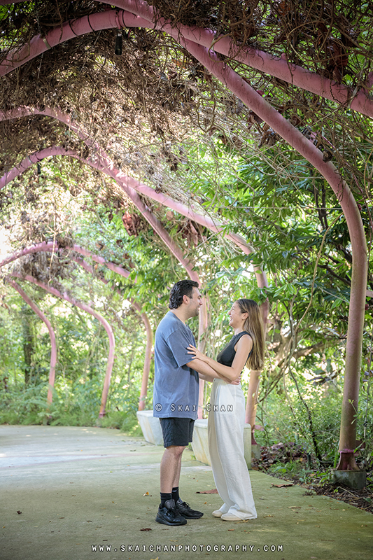 Outdoor couple photoshoot session with Andre & Yen at Chinese Garden & Supertree Groves (Gardens By The Bay)