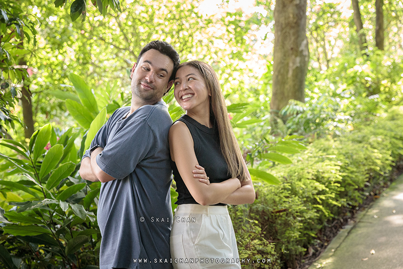 Outdoor couple photoshoot session with Andre & Yen at Chinese Garden & Supertree Groves (Gardens By The Bay)