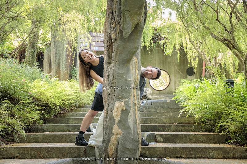 Outdoor couple photoshoot session with Andre & Yen at Chinese Garden & Supertree Groves (Gardens By The Bay)