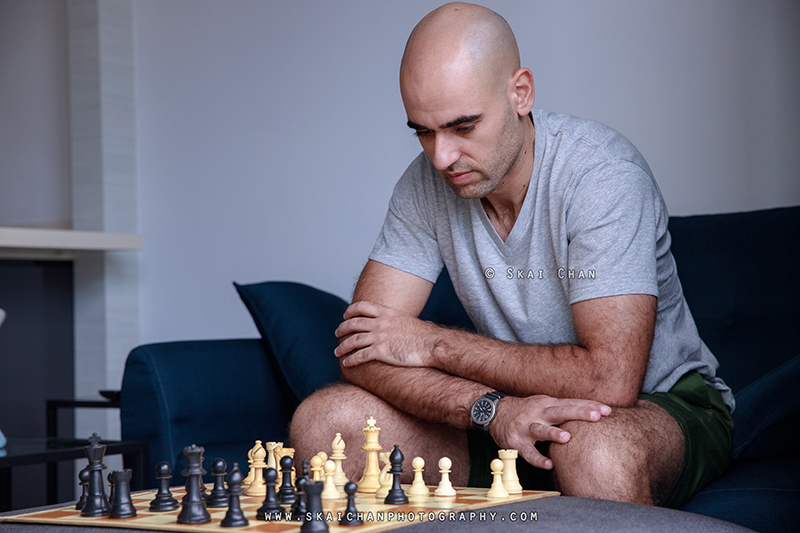 Hobby chess photoshoot session with Itay @ Robertson Quay (home)