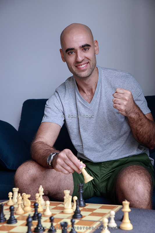 Hobby chess photoshoot session with Itay @ Robertson Quay (home)