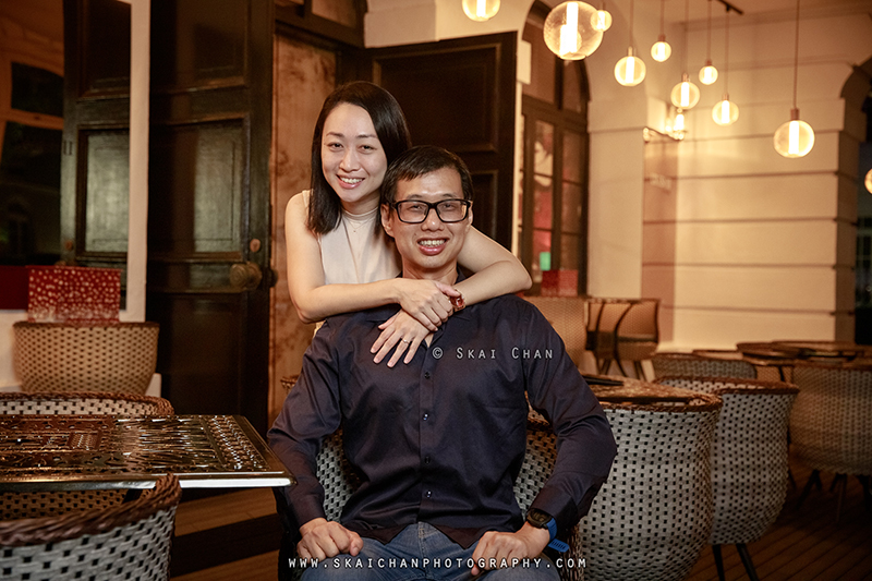 Night couple photoshoot session with Raymond & Serena at Promenade Boat Quay