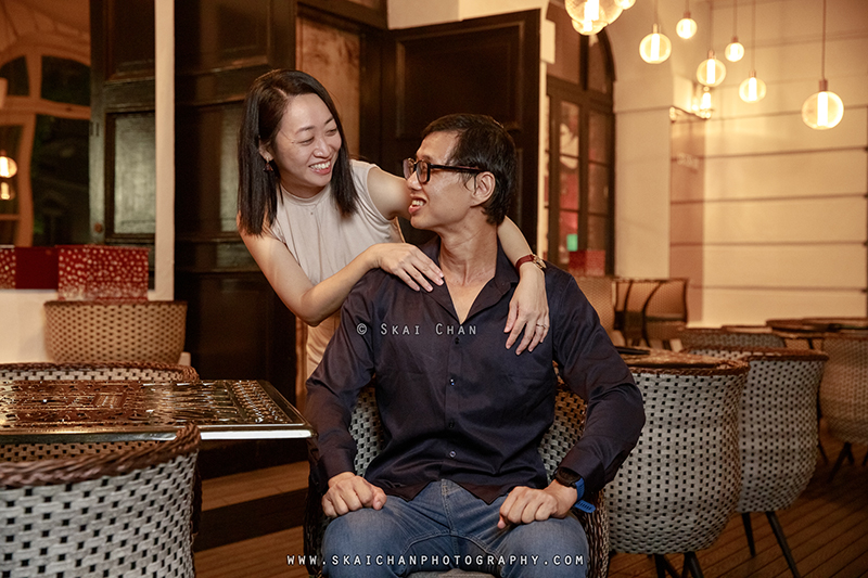 Night couple photoshoot session with Raymond & Serena at Promenade Boat Quay