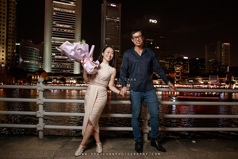 Night couple photoshoot session with Raymond & Serena at Promenade Boat Quay