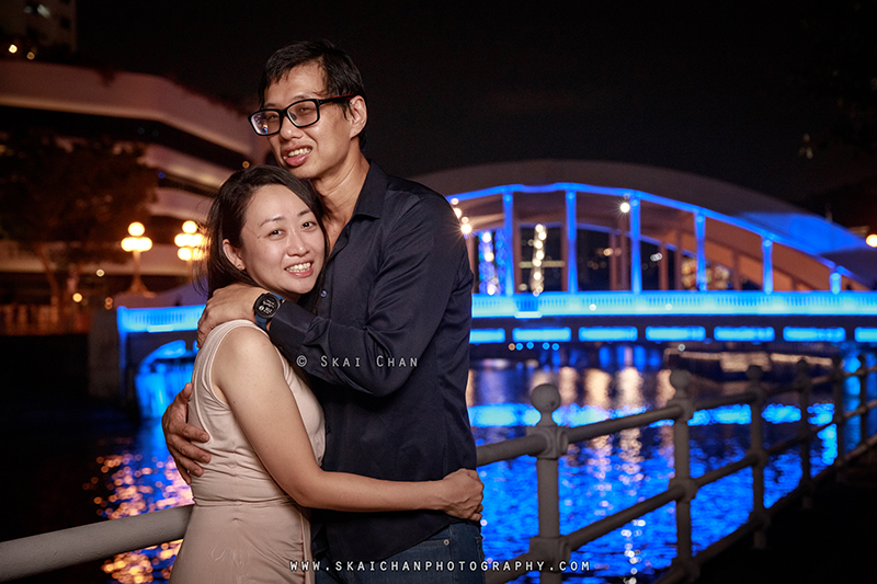 Night couple photoshoot session with Raymond & Serena at Promenade Boat Quay