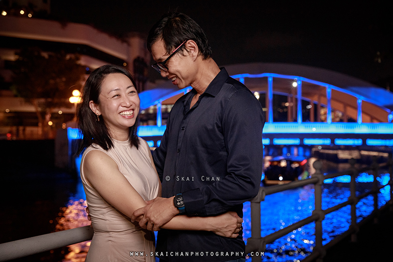Night couple photoshoot session with Raymond & Serena at Promenade Boat Quay