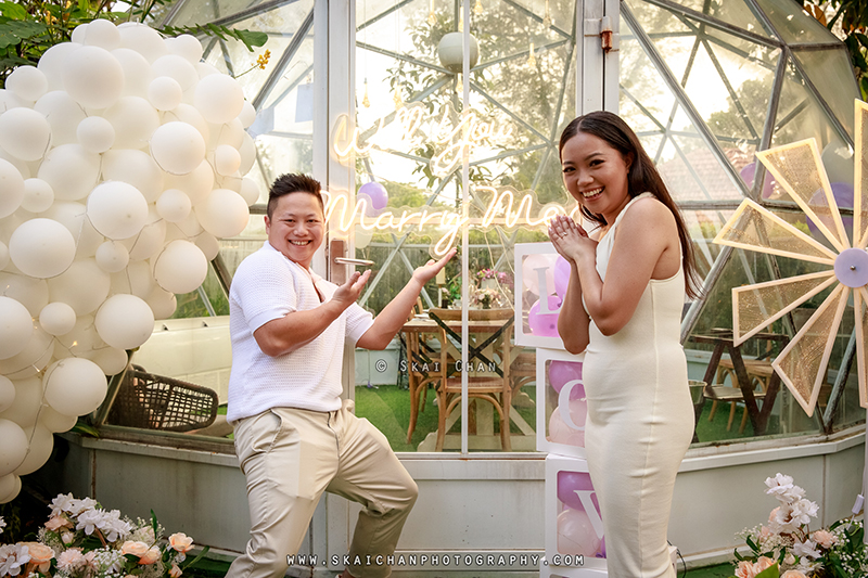 Outdoor couple photoshoot session with Andy & Kristine at The SummerHouse