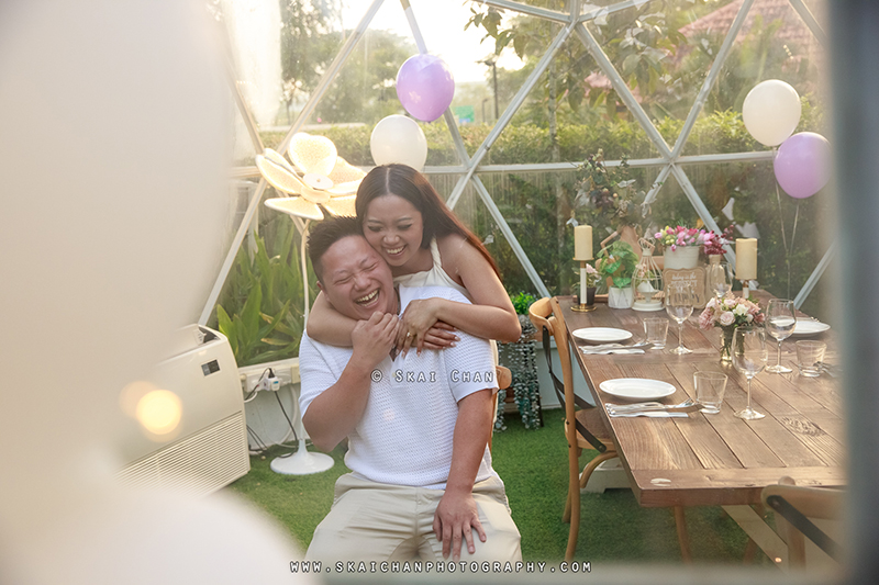 Outdoor couple photoshoot session with Andy & Kristine at The SummerHouse