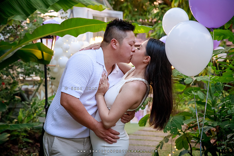 Outdoor couple photoshoot session with Andy & Kristine at The SummerHouse