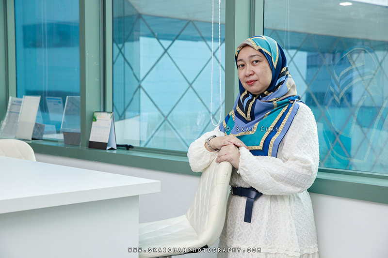 Casual lifestyle corporate photoshoot session with Amee @ Office