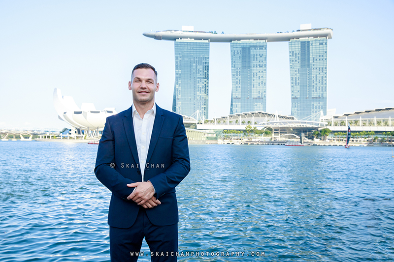 Outdoor casual corporate photoshoot session with Patrick @ Merlion Park