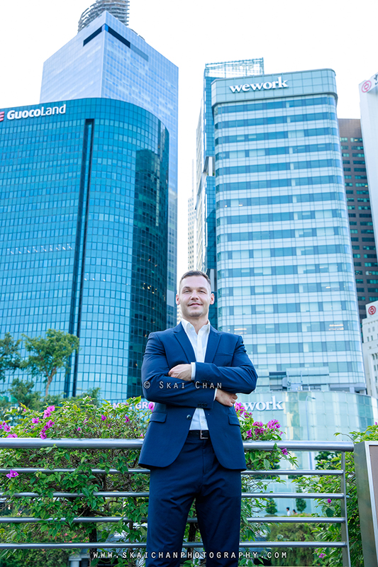 Outdoor casual corporate photoshoot session with Patrick @ Merlion Park