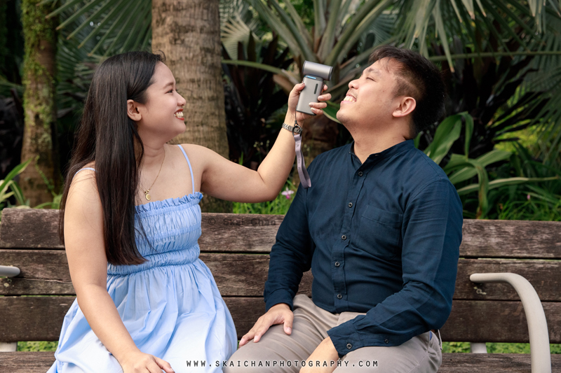 Outdoor casual couple photoshoot session with Bryan & Abby at Gardens by the Bay