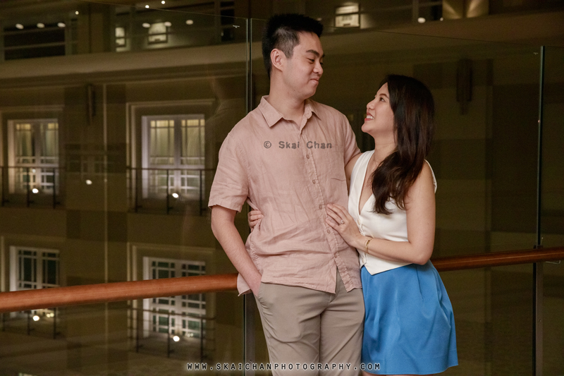 Night couple photoshoot session with Troy & Felicia at Fullerton Hotel