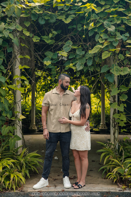Outdoor casual couple photoshoot session with Ted & Holland at Gardens by the Bay