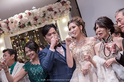 choosing a wedding photographer