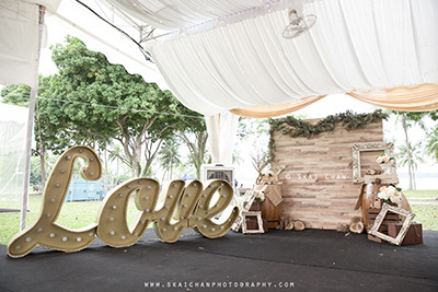 find a wedding photographer