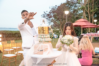 natural wedding photographer